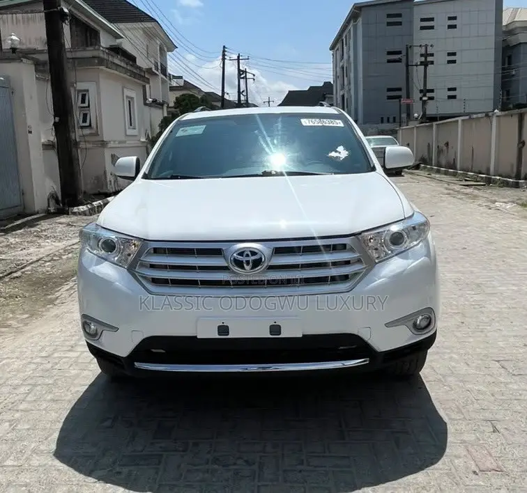 Toyota Highlander Limited 3.5l 4WD 2013 White