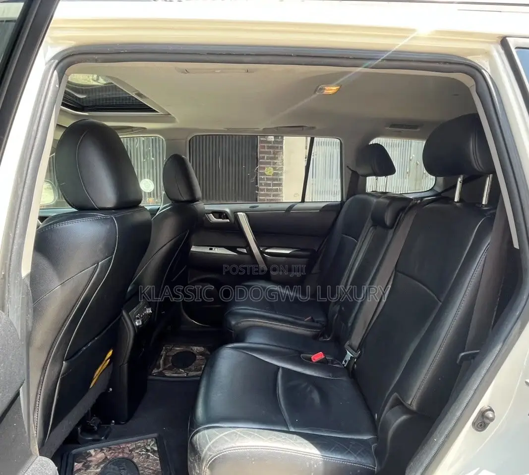 Toyota Highlander Limited 3.5l 4WD 2013 White