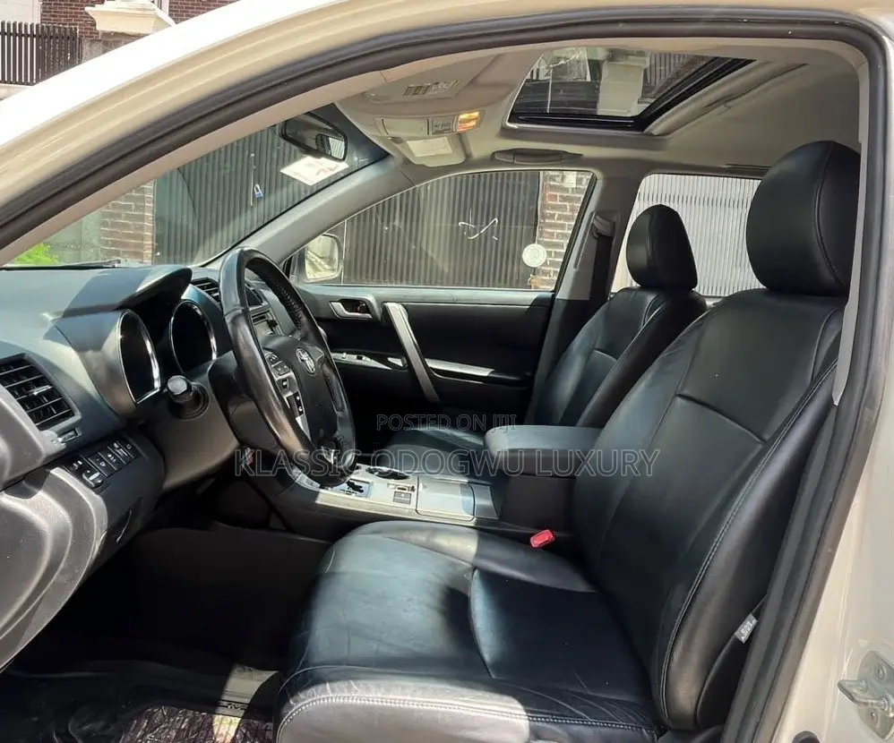 Toyota Highlander Limited 3.5l 4WD 2013 White