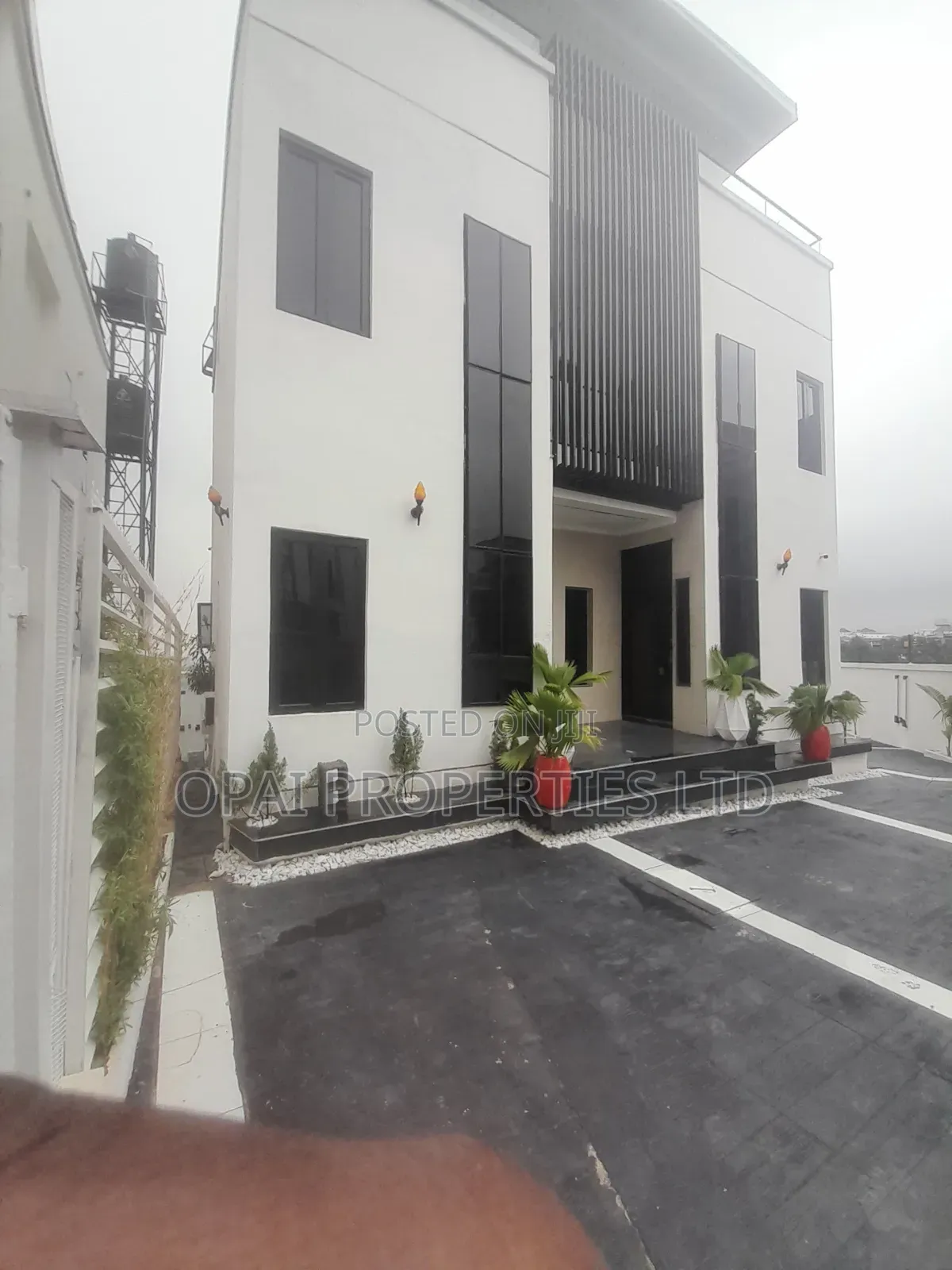 Furnished 5bdrm House in Guzape District for sale