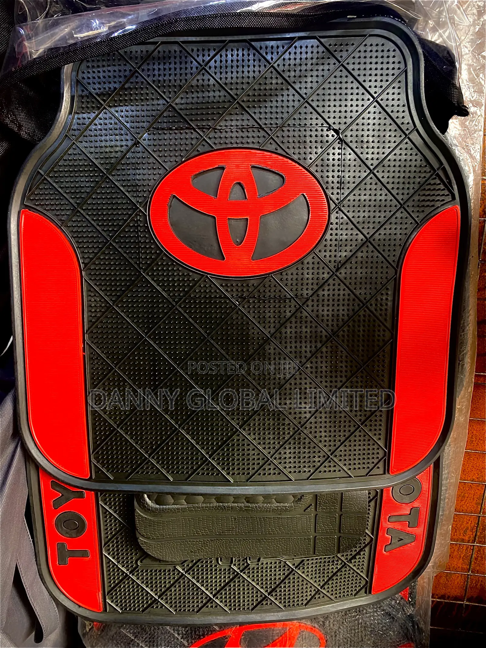 Toyota Rubber Foot Mat ( 5 Pieces )