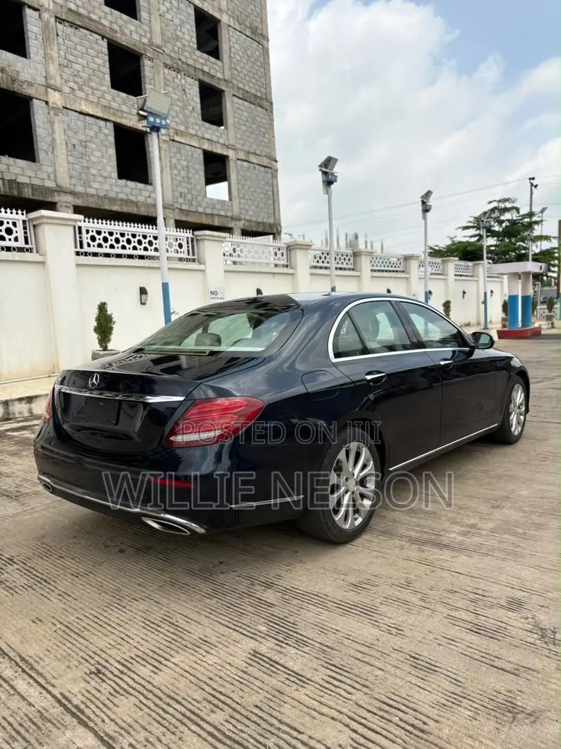 Mercedes-Benz E300 Base RWD Sedan (2.0L 4cyl 9A) 2017 Blue