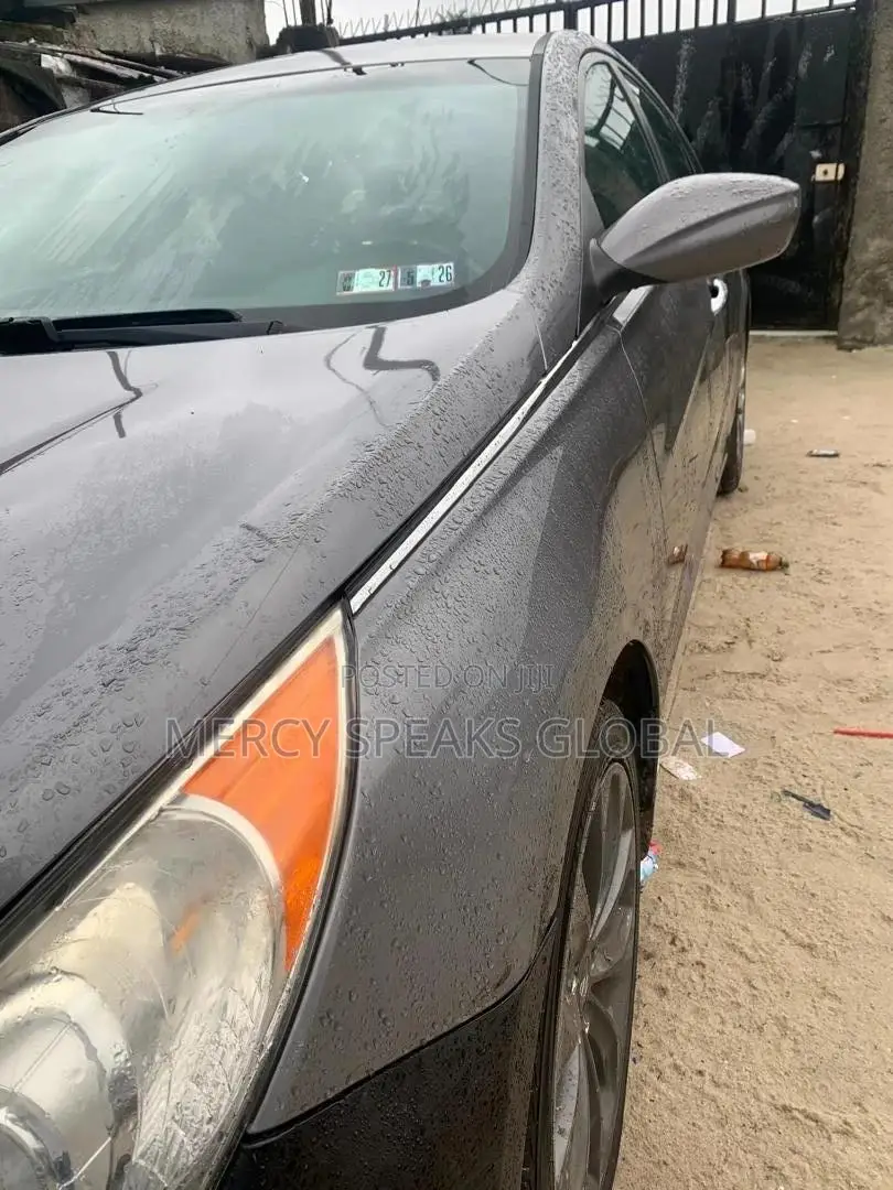 Hyundai Sonata GLS Sedan FWD (2.4L 4cyl 6A) 2012 Gray