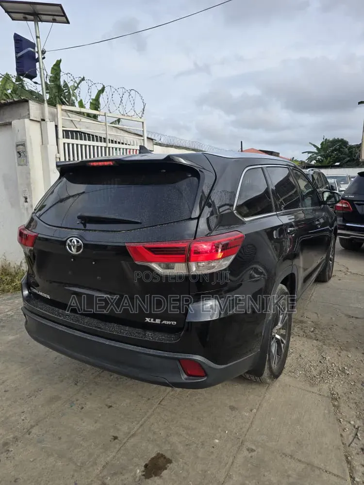 Toyota Highlander 2016 Black