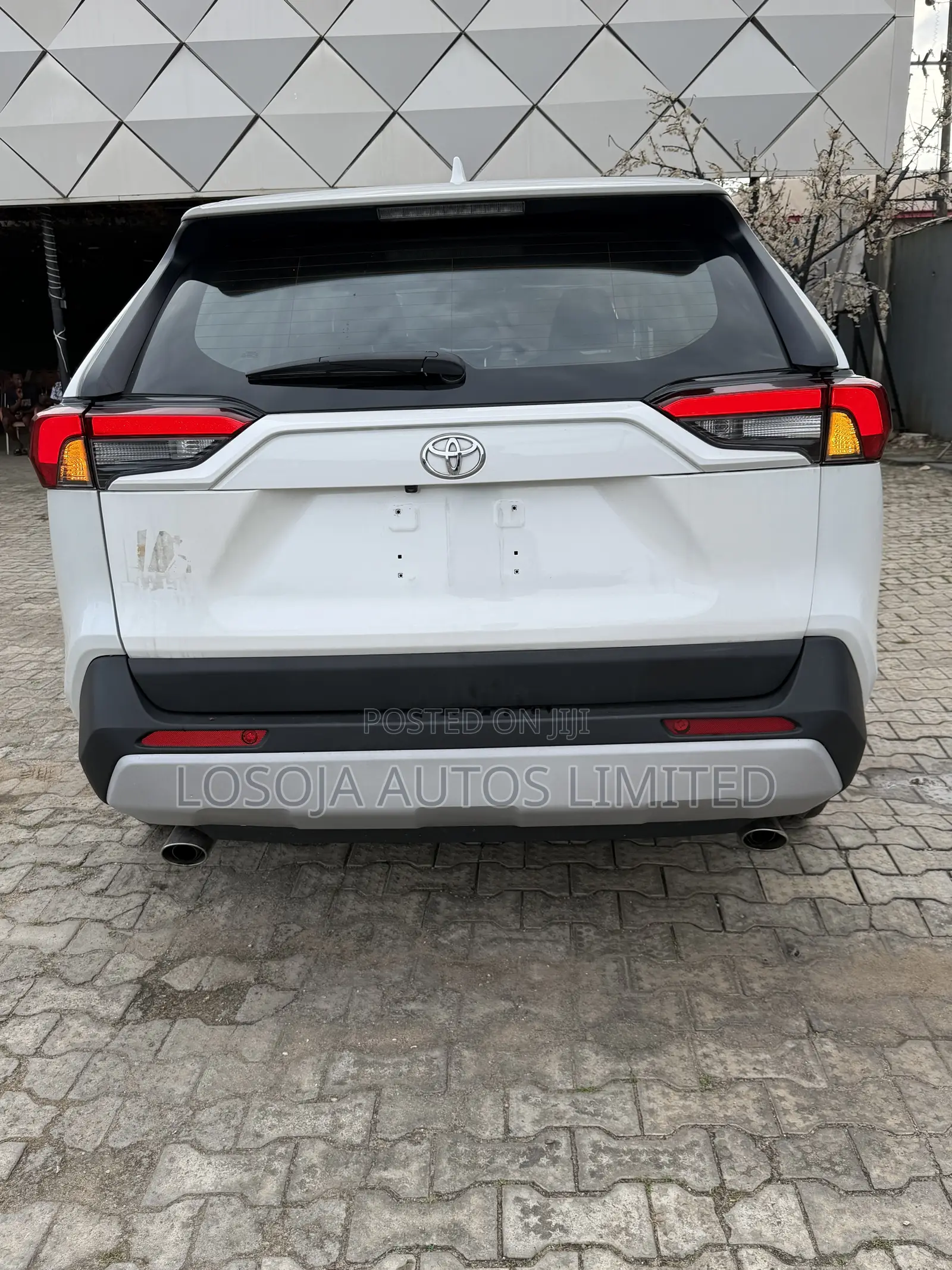 Toyota RAV4 Limited 2021 White