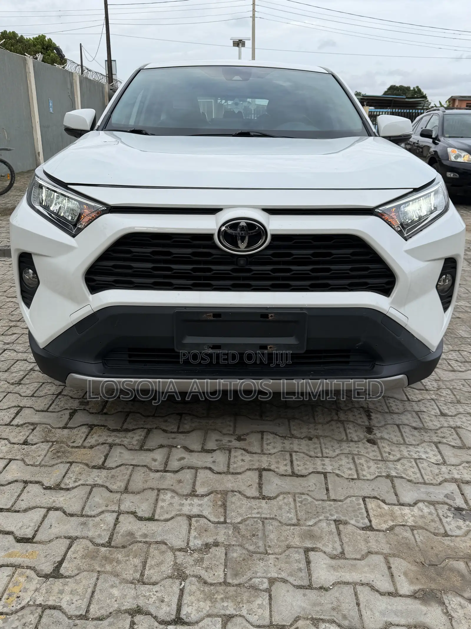 Toyota RAV4 Limited 2021 White
