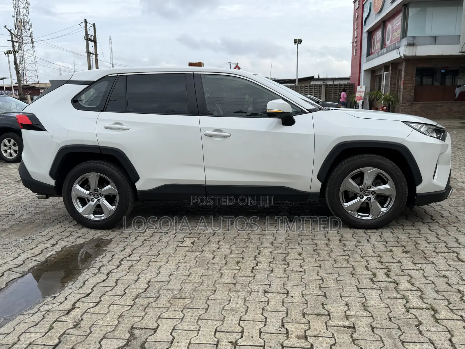 Toyota RAV4 Limited 2021 White