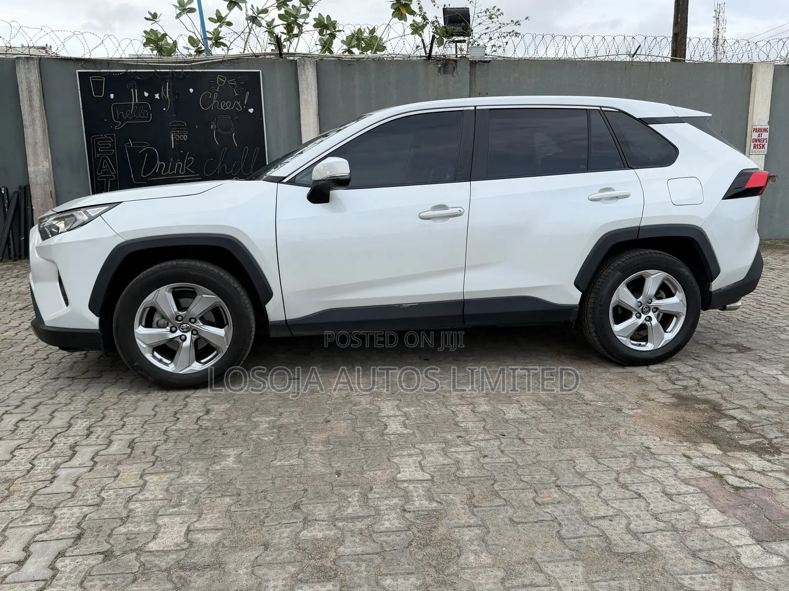Toyota RAV4 Limited 2021 White