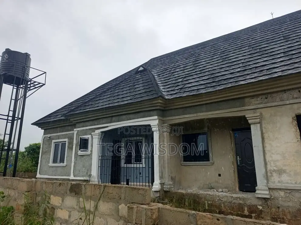 3bdrm House in Uwghelli New Layout, Ugheli for sale