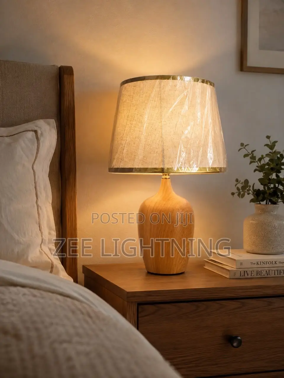 Luxury Table Lamp With High Quality Wooden Stand
