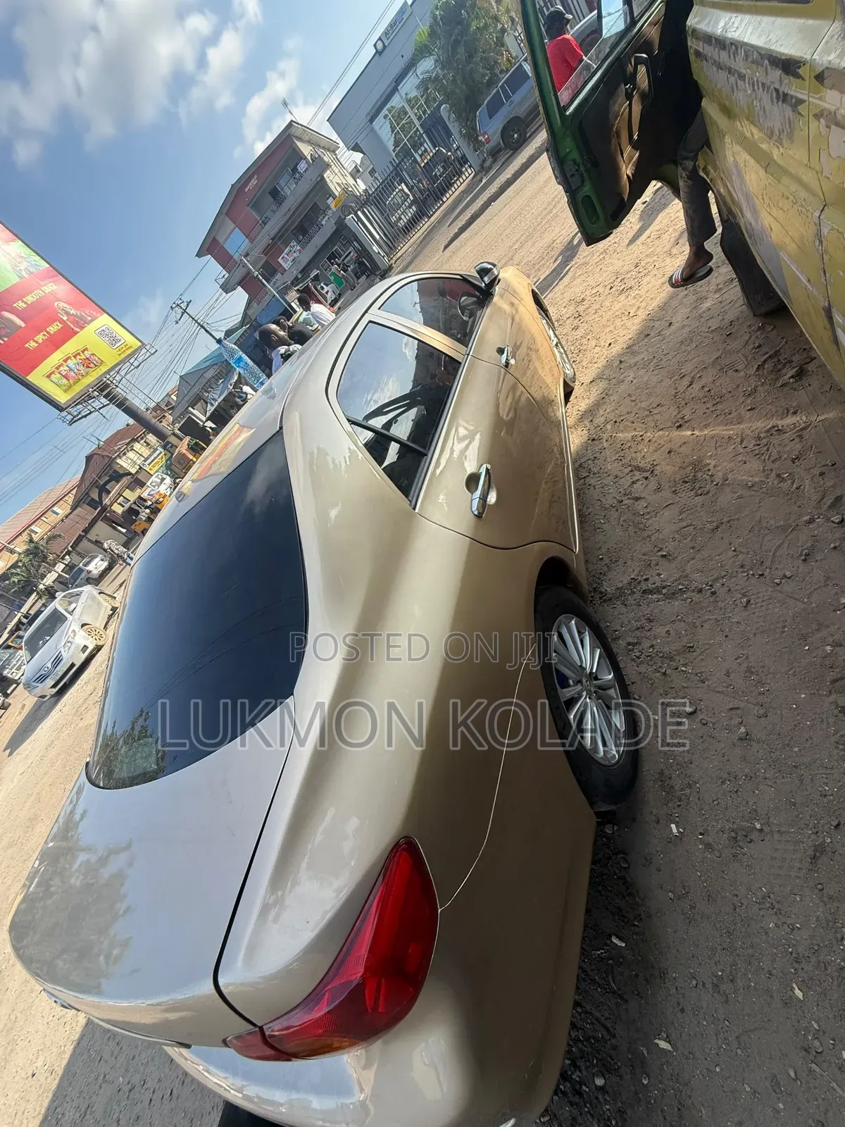 Toyota Corolla 2009 Gold