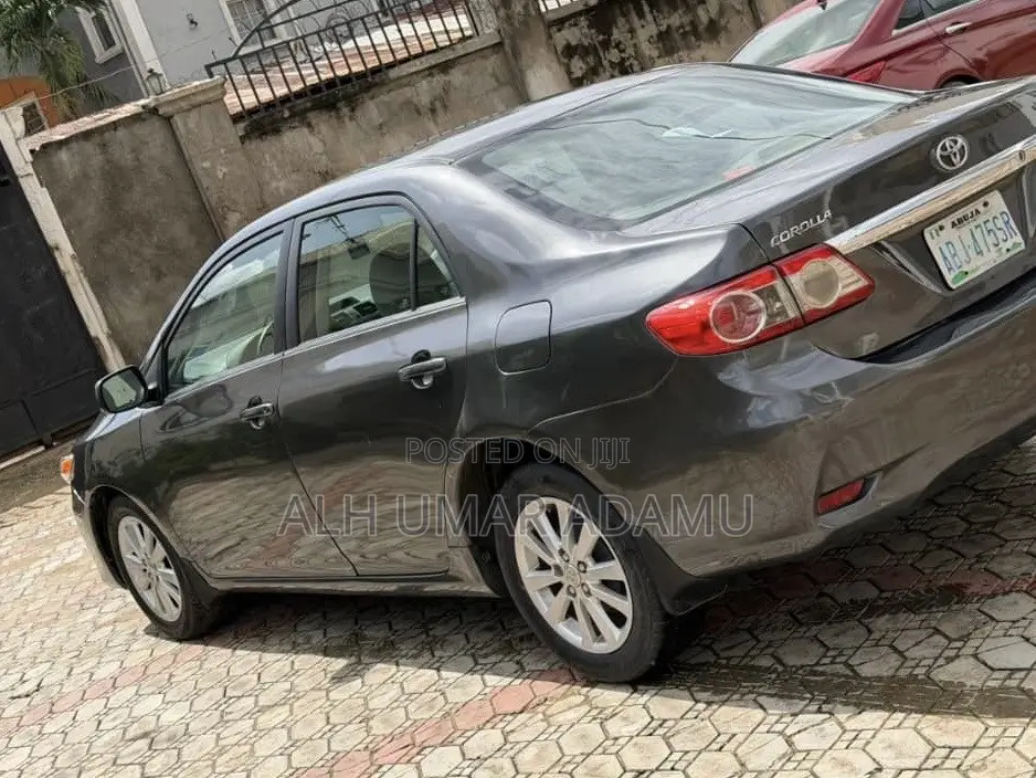 Toyota Corolla 2013 Gray