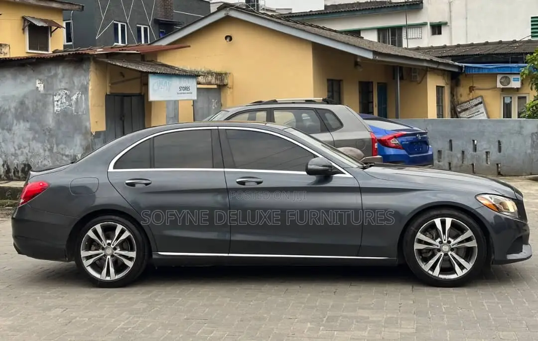 Mercedes-Benz C300 2016 Gray