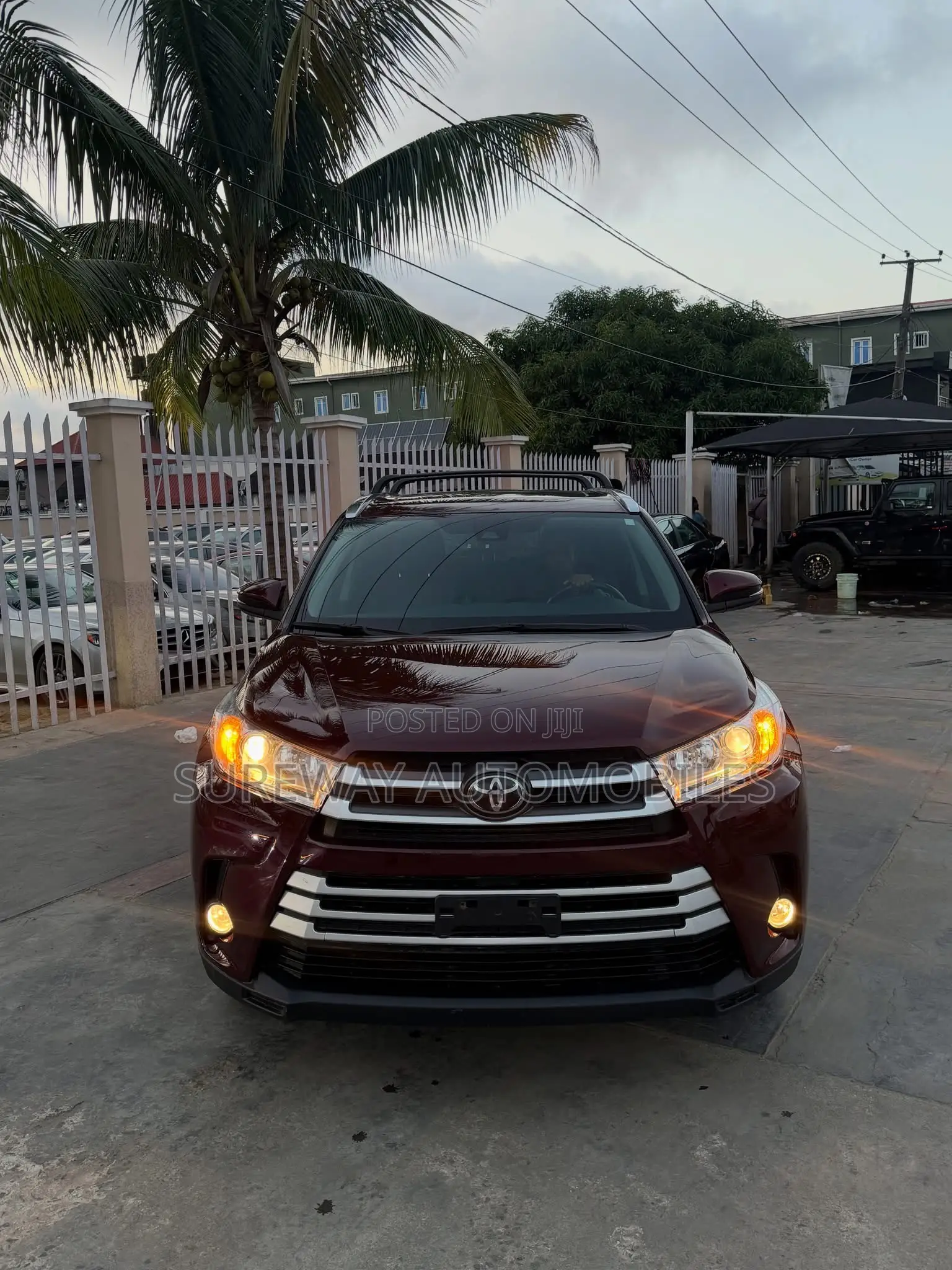 Toyota Highlander XLE 4x2 V6 (3.5L 6cyl 8A) 2018 Brown