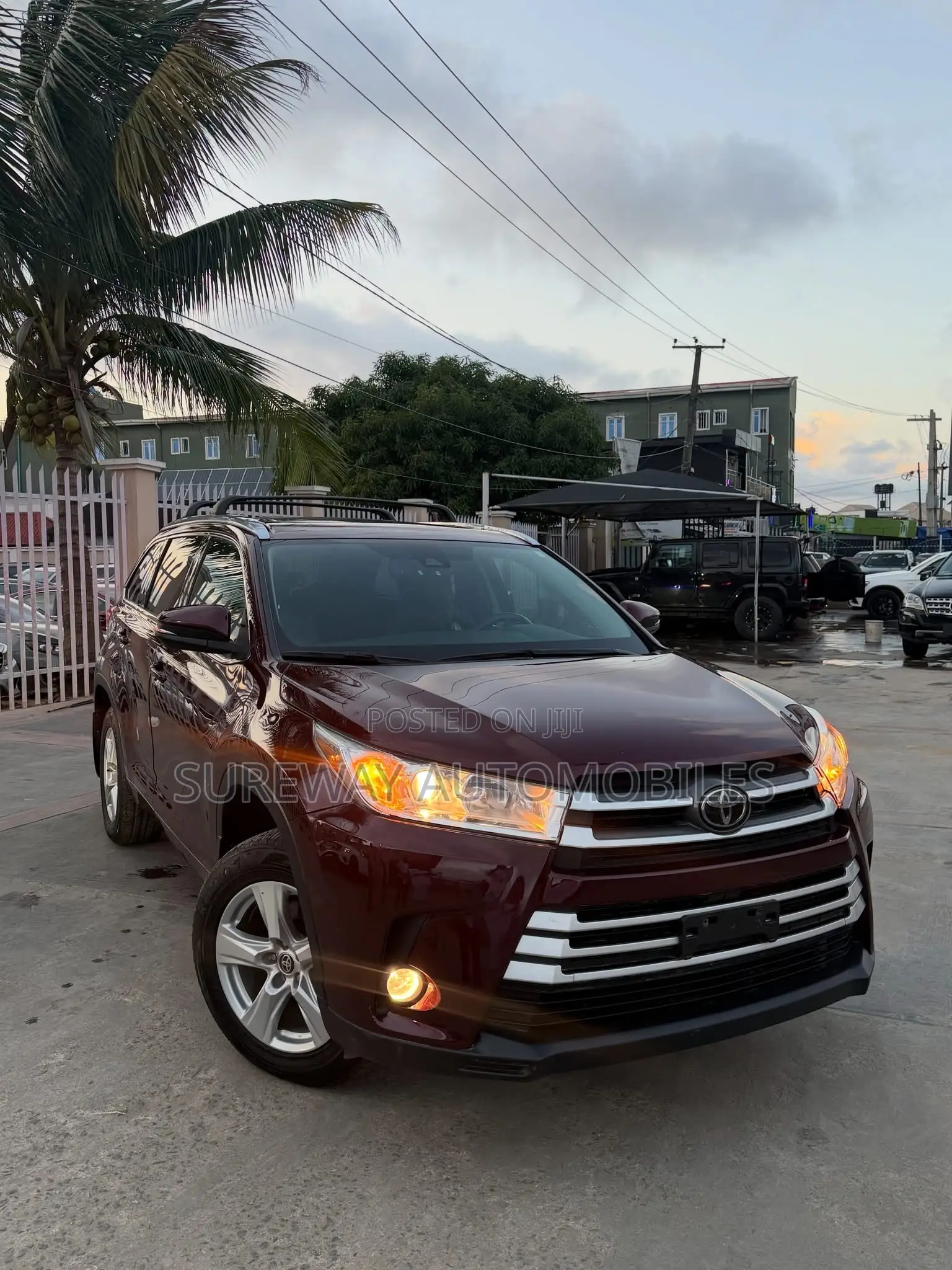 Toyota Highlander XLE 4x2 V6 (3.5L 6cyl 8A) 2018 Brown