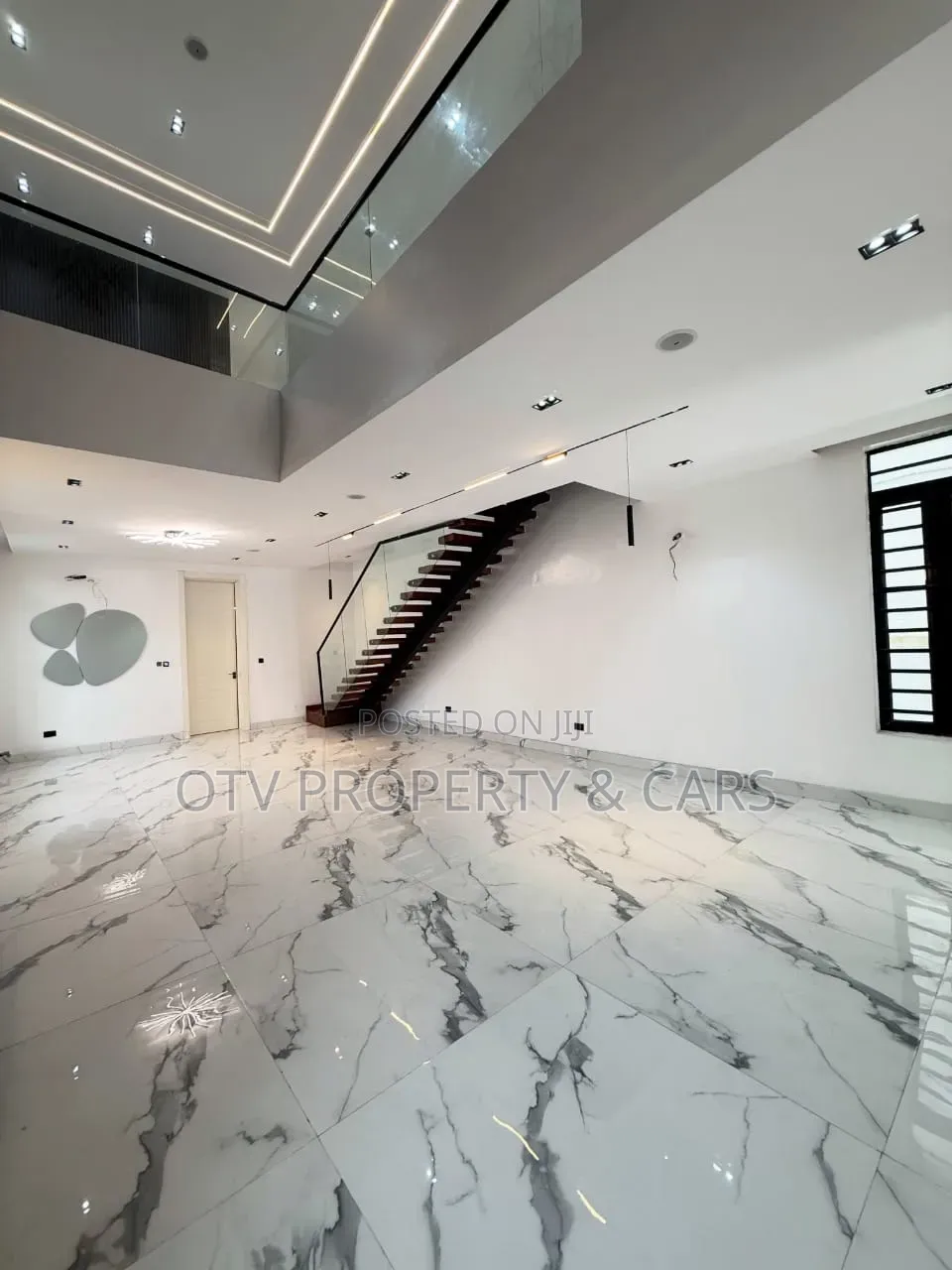 5bdrm Duplex in Lekki Phase 1 for sale