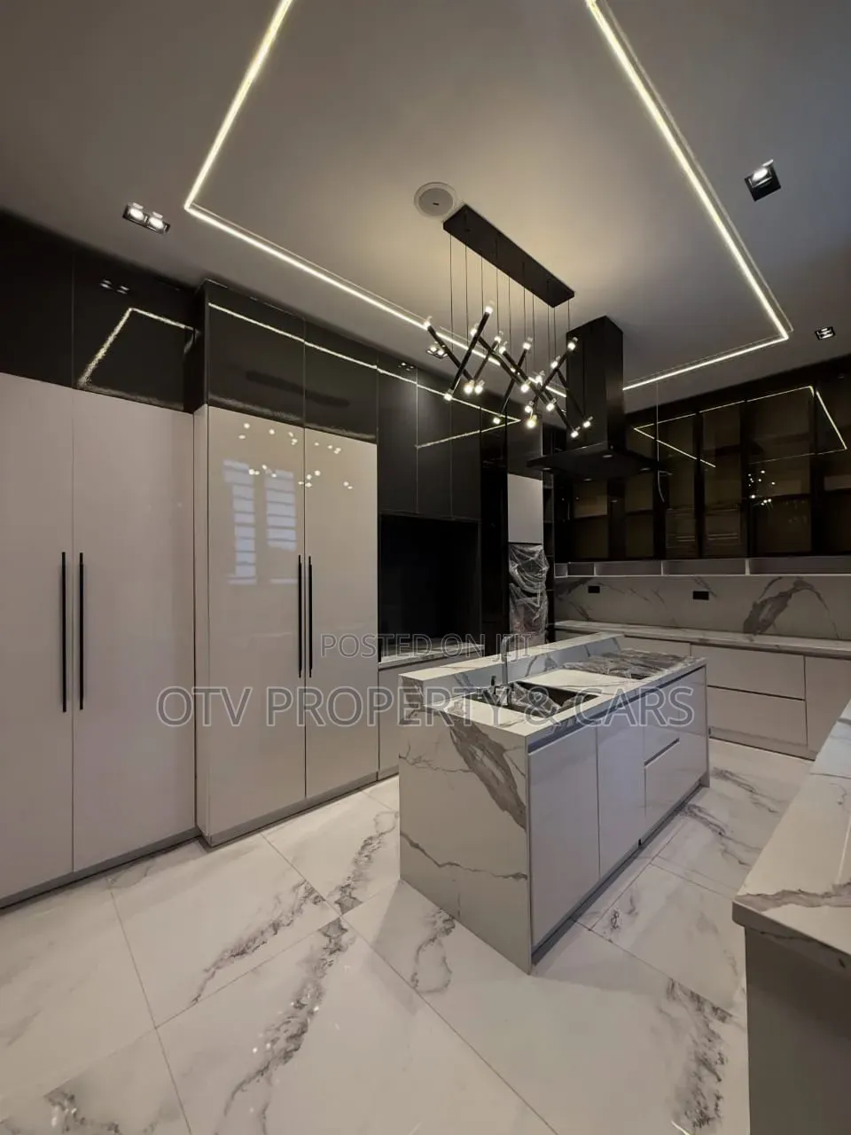 5bdrm Duplex in Lekki Phase 1 for sale