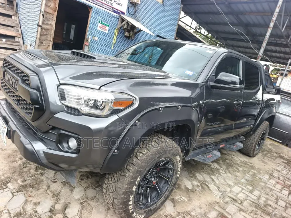Toyota Tacoma 2019 Black