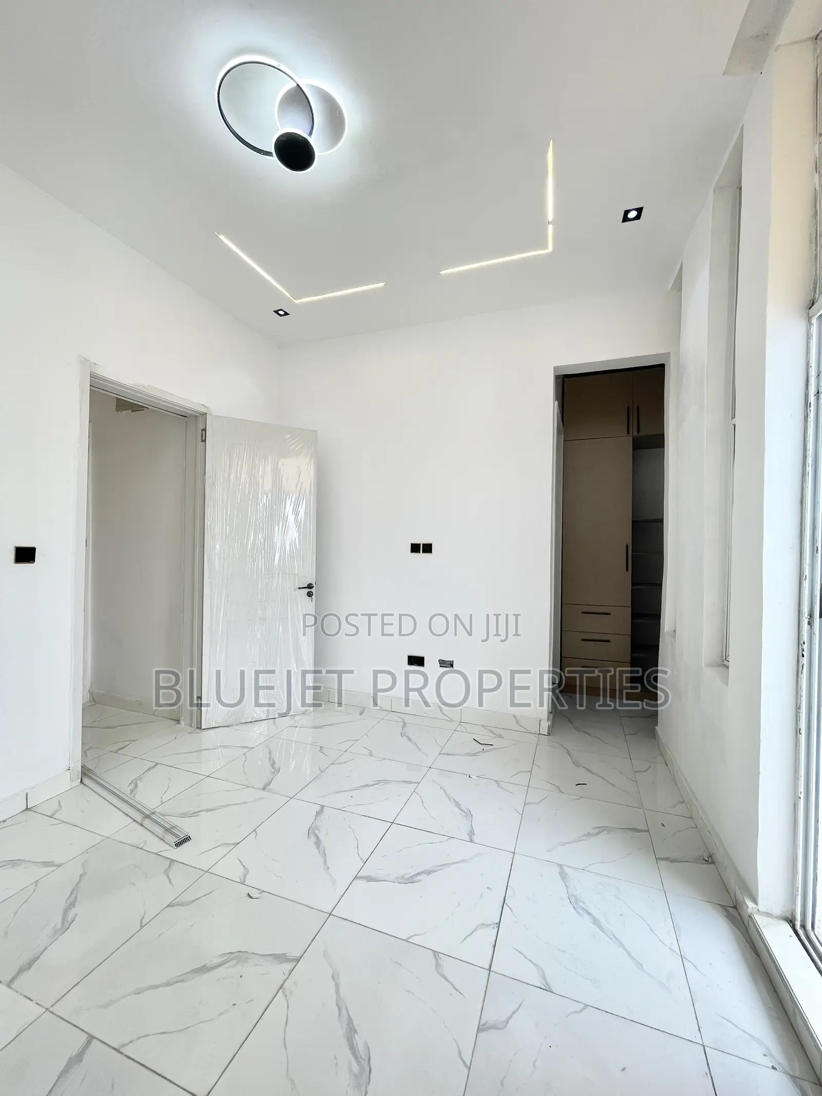 4bdrm Duplex in Ikota for sale