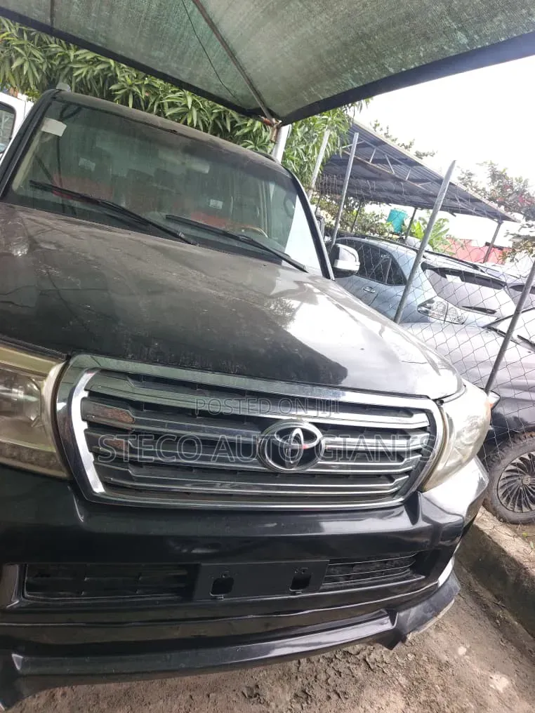 Toyota Land Cruiser 2012 Black
