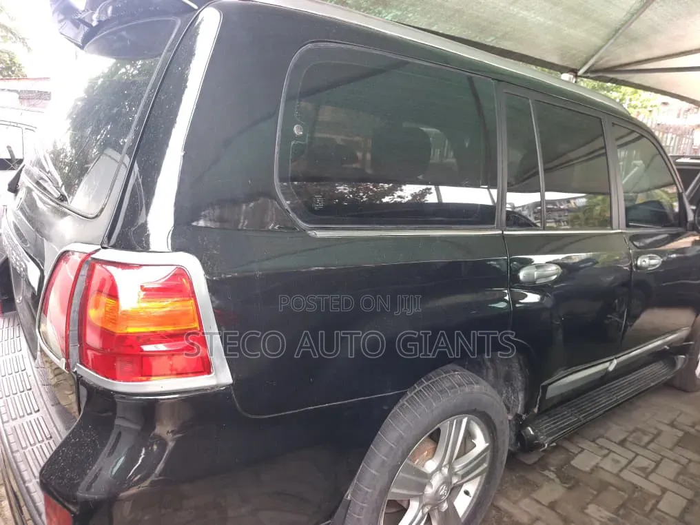 Toyota Land Cruiser 2012 Black