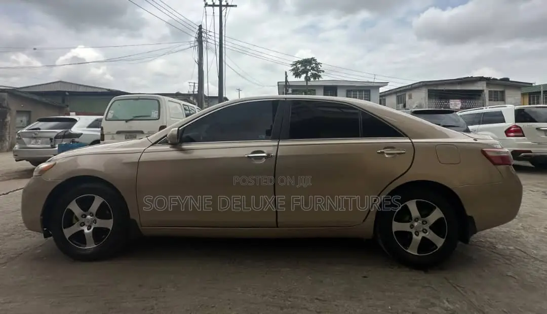 Toyota Camry 2008 Gold