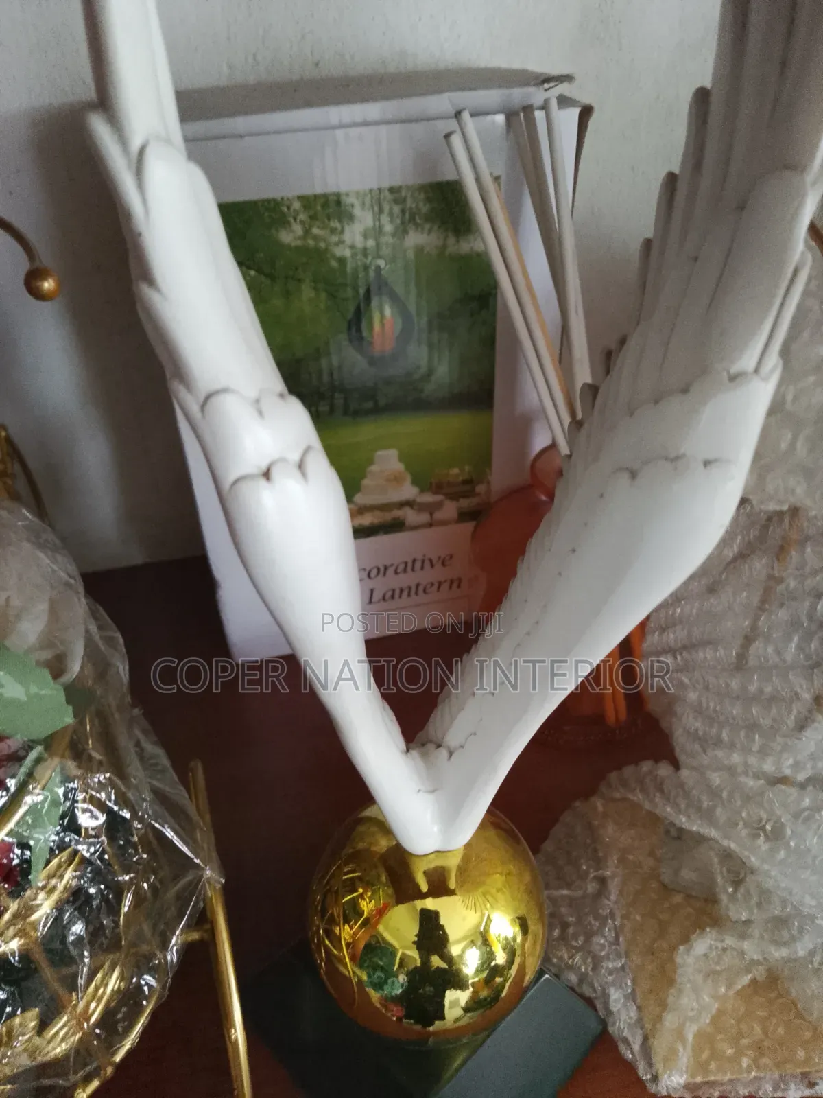 Figuring and Statues. Authenticated Decorating Accessories