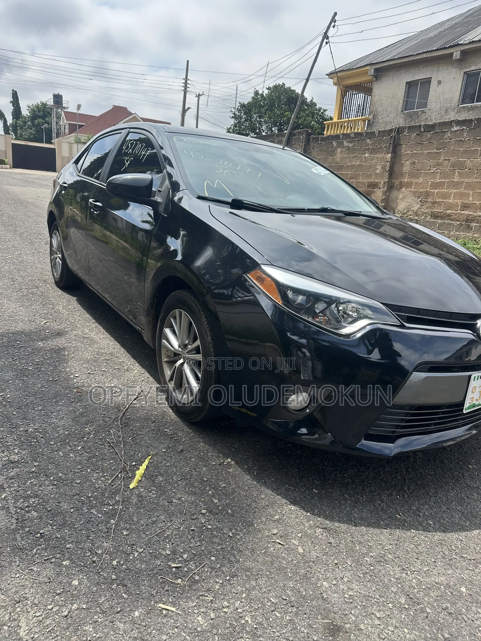 Toyota Corolla LE Premium 4dr Sedan (1.8L 4cyl CVT) 2015 Black