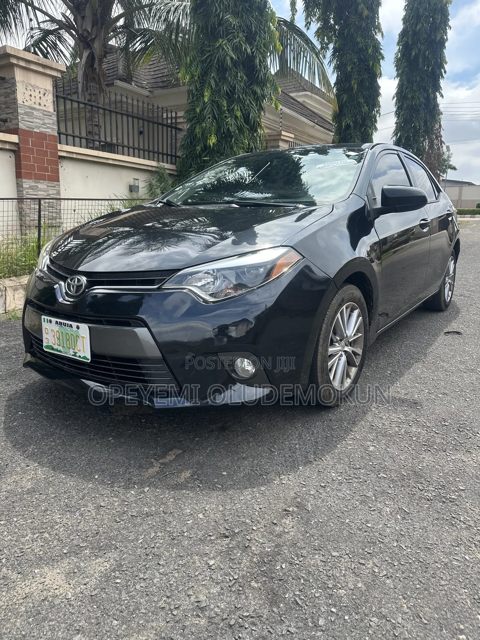 Toyota Corolla LE Premium 4dr Sedan (1.8L 4cyl CVT) 2015 Black