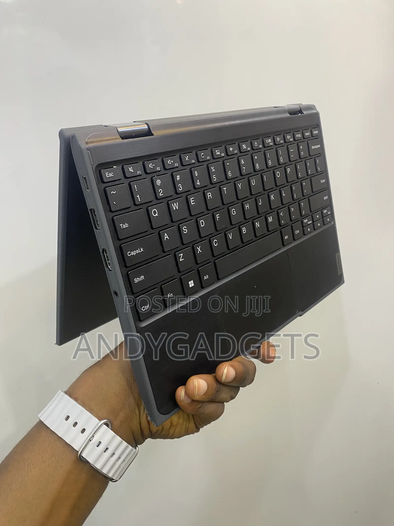 Laptop Lenovo 300e 4GB Intel Celeron SSD 128GB