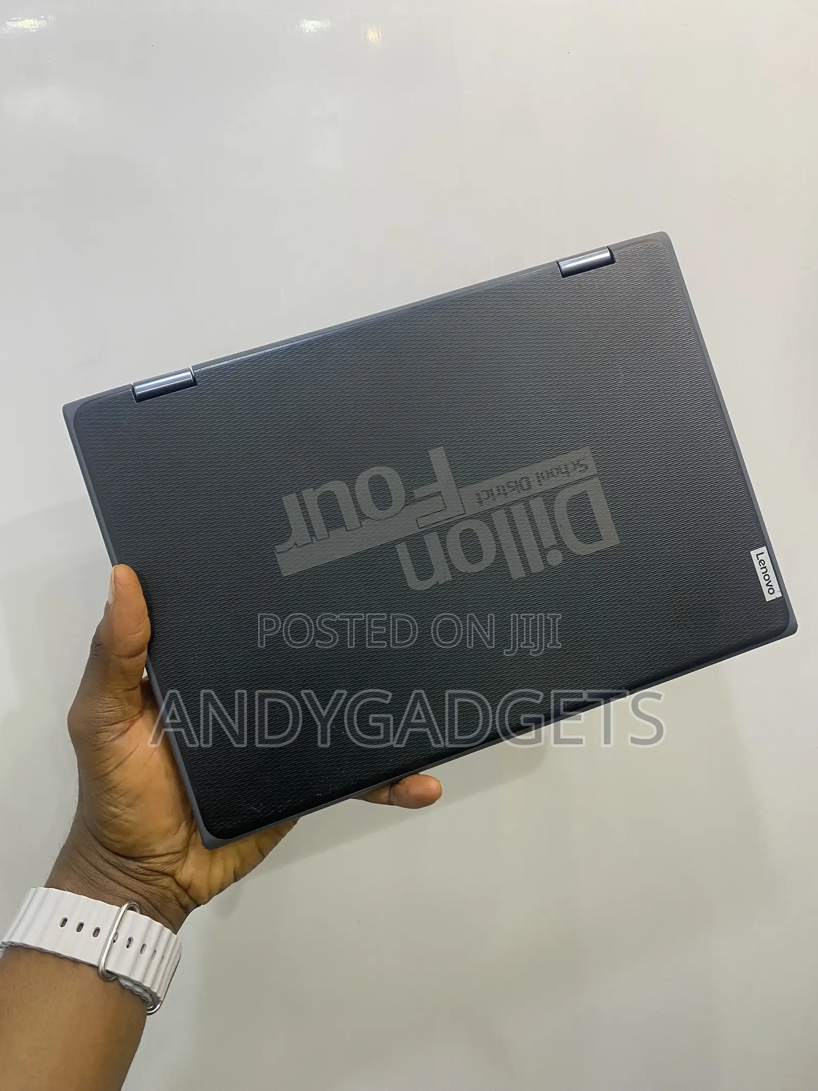 Laptop Lenovo 300e 4GB Intel Celeron SSD 128GB