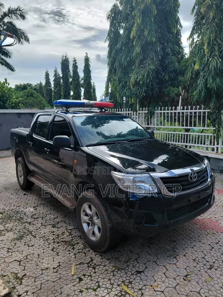 Toyota Hilux 3.0 D-4D 4x4 2014 Black