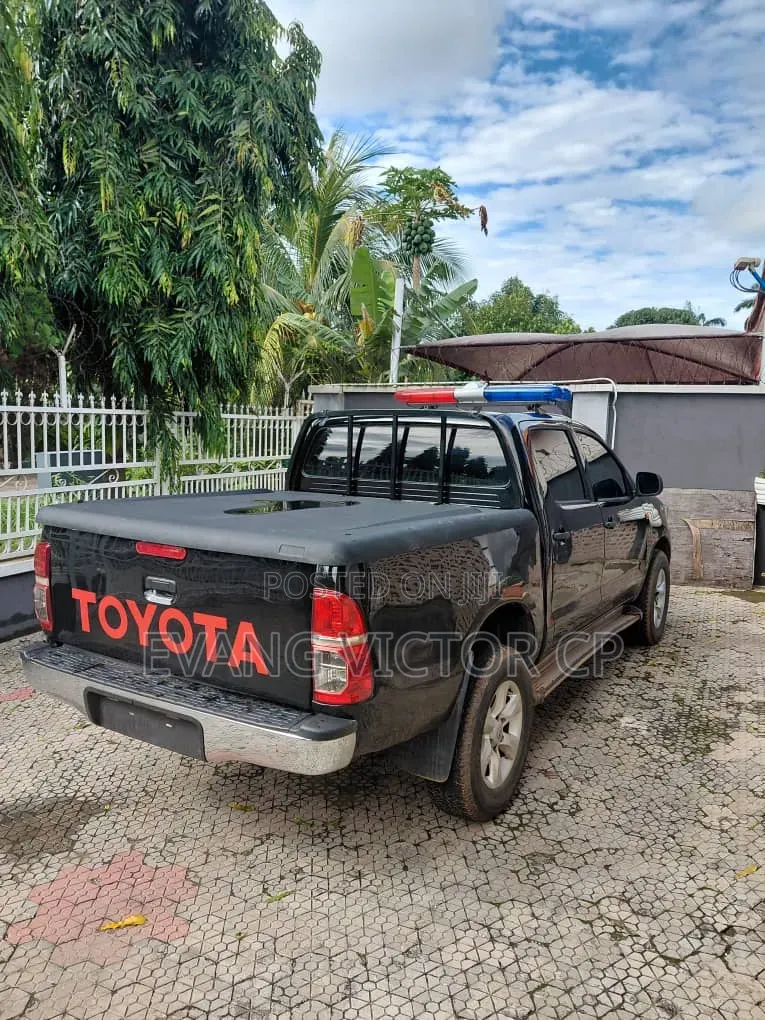 Toyota Hilux 3.0 D-4D 4x4 2014 Black