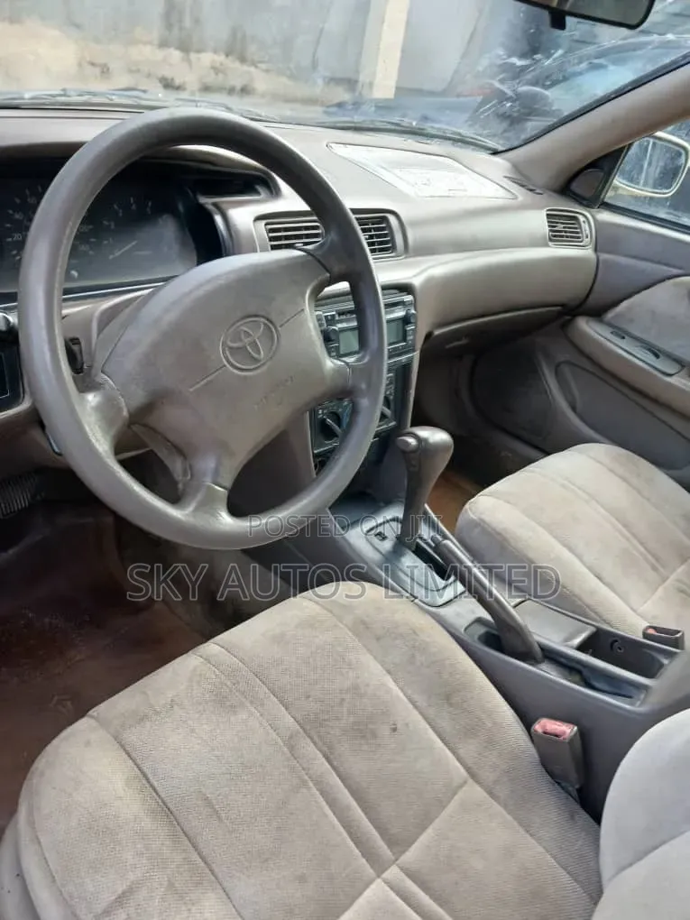 Toyota Camry 2001 Silver