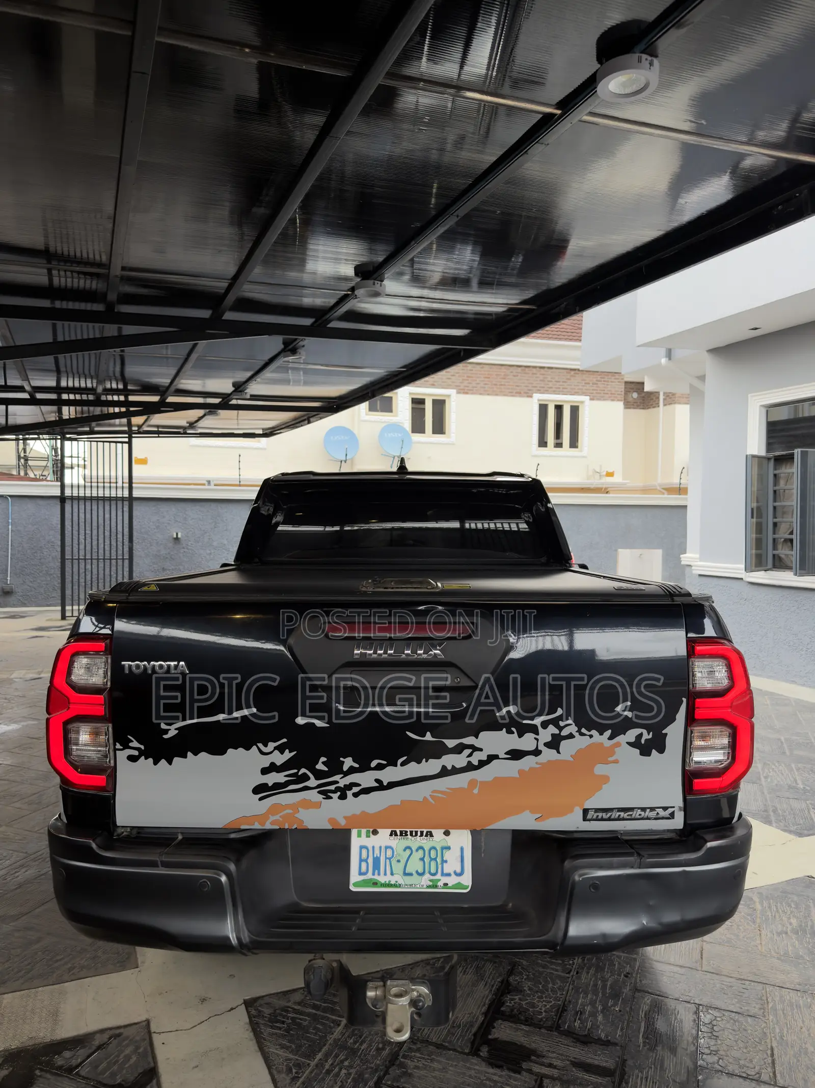 Toyota Hilux 2024 Black