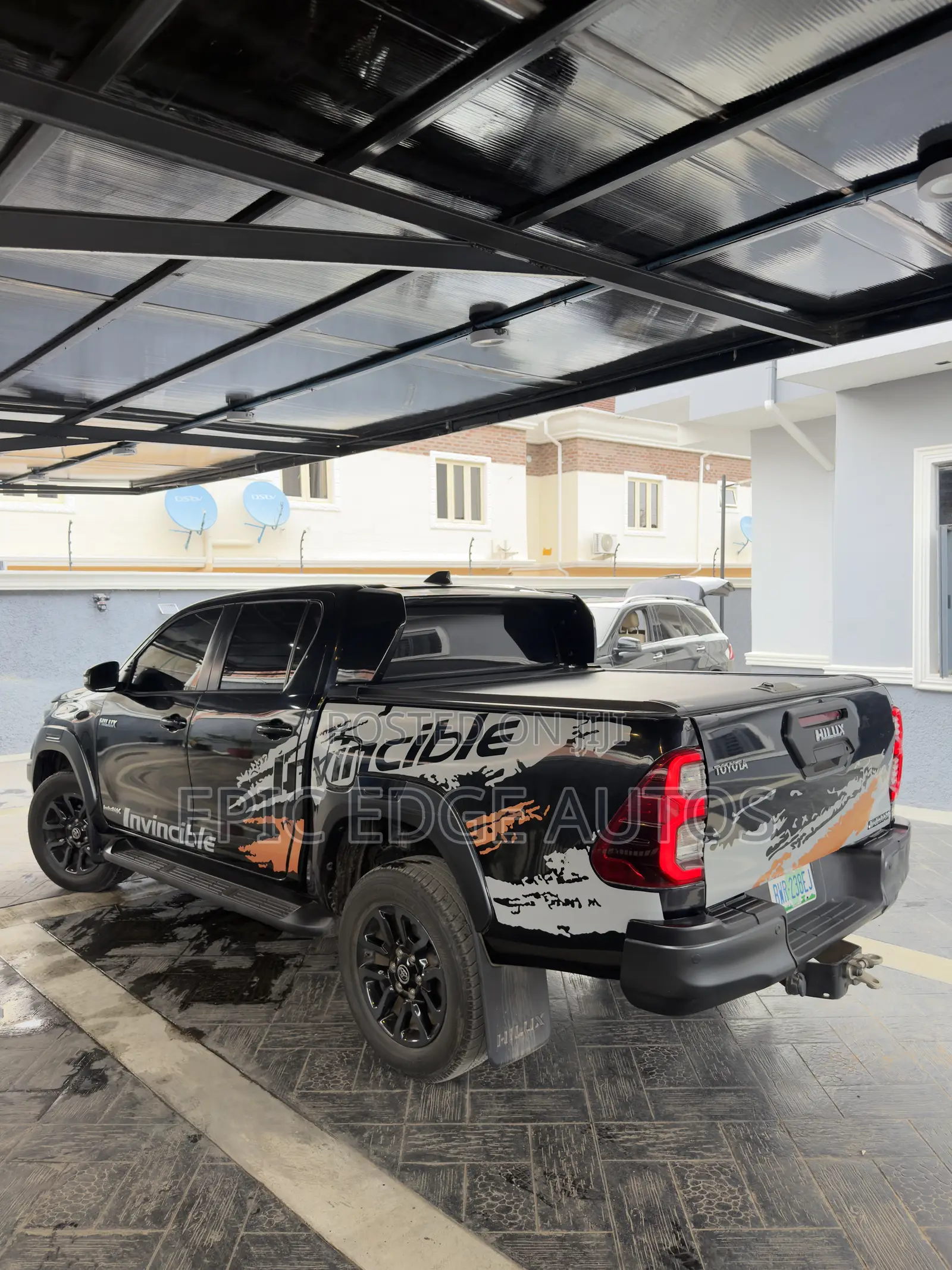 Toyota Hilux 2024 Black