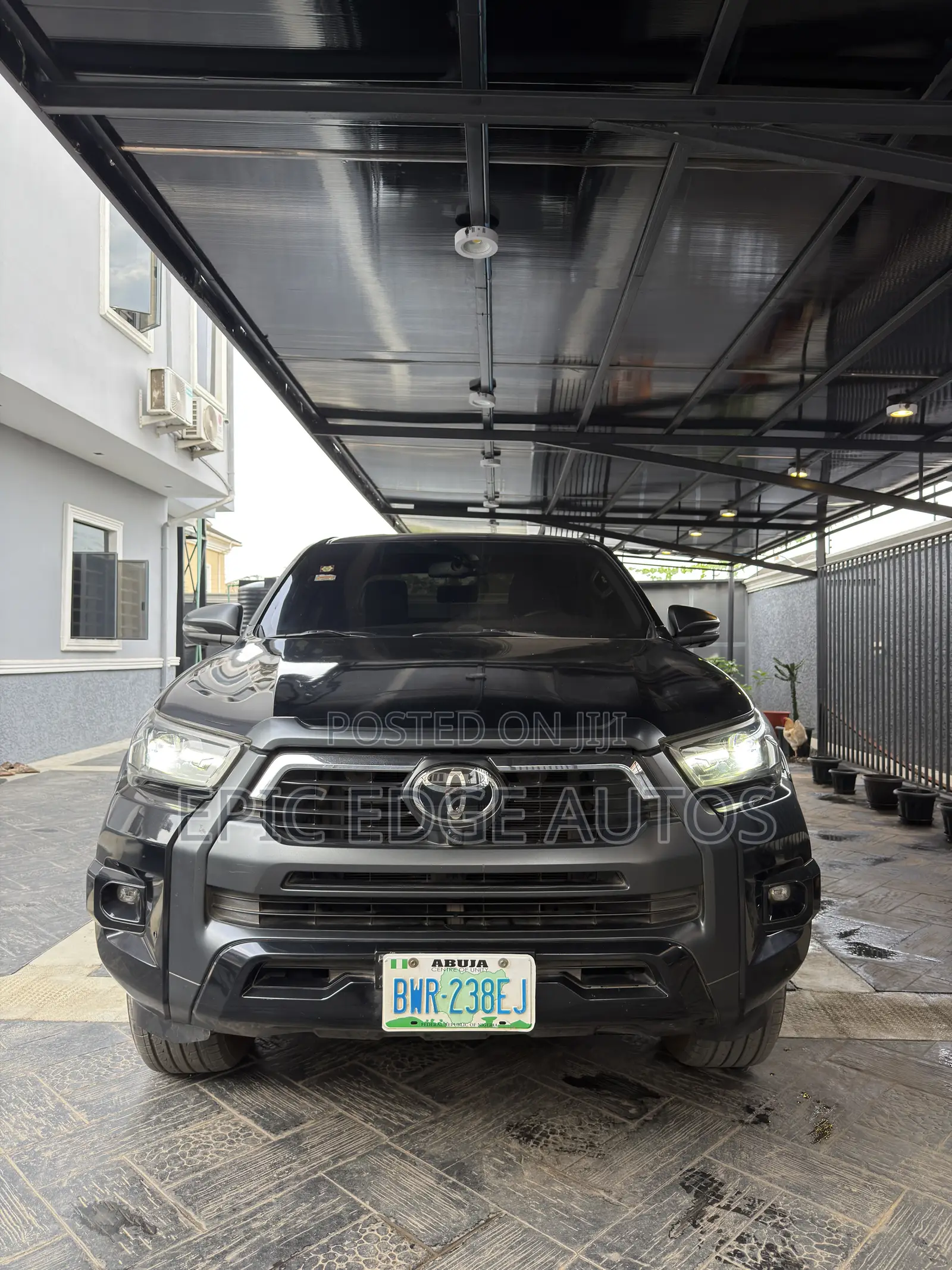 Toyota Hilux 2024 Black