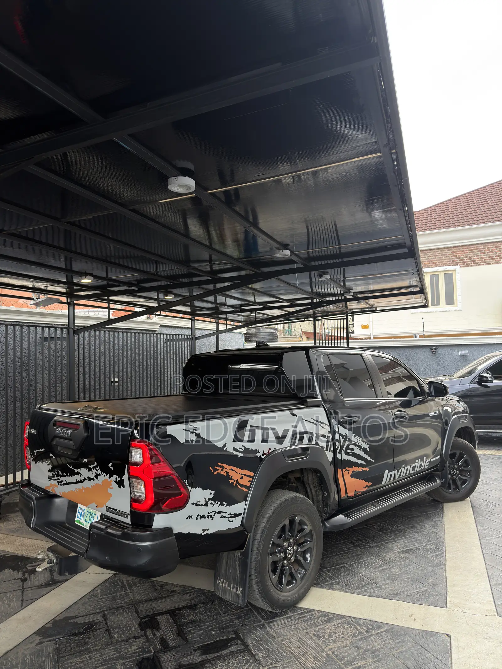 Toyota Hilux 2024 Black