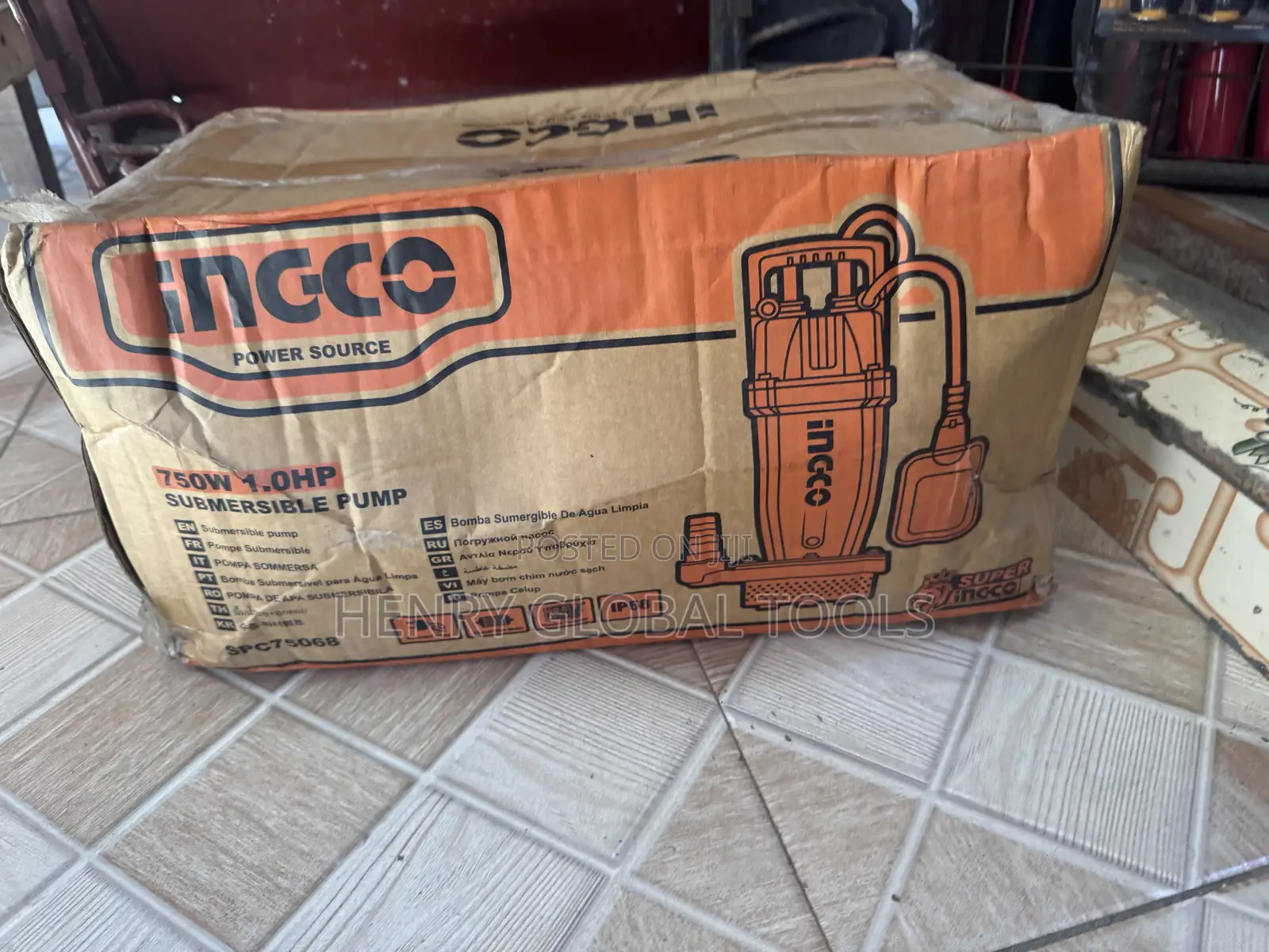 INGCO 750W (1.0HP) Submersible Water Pump
