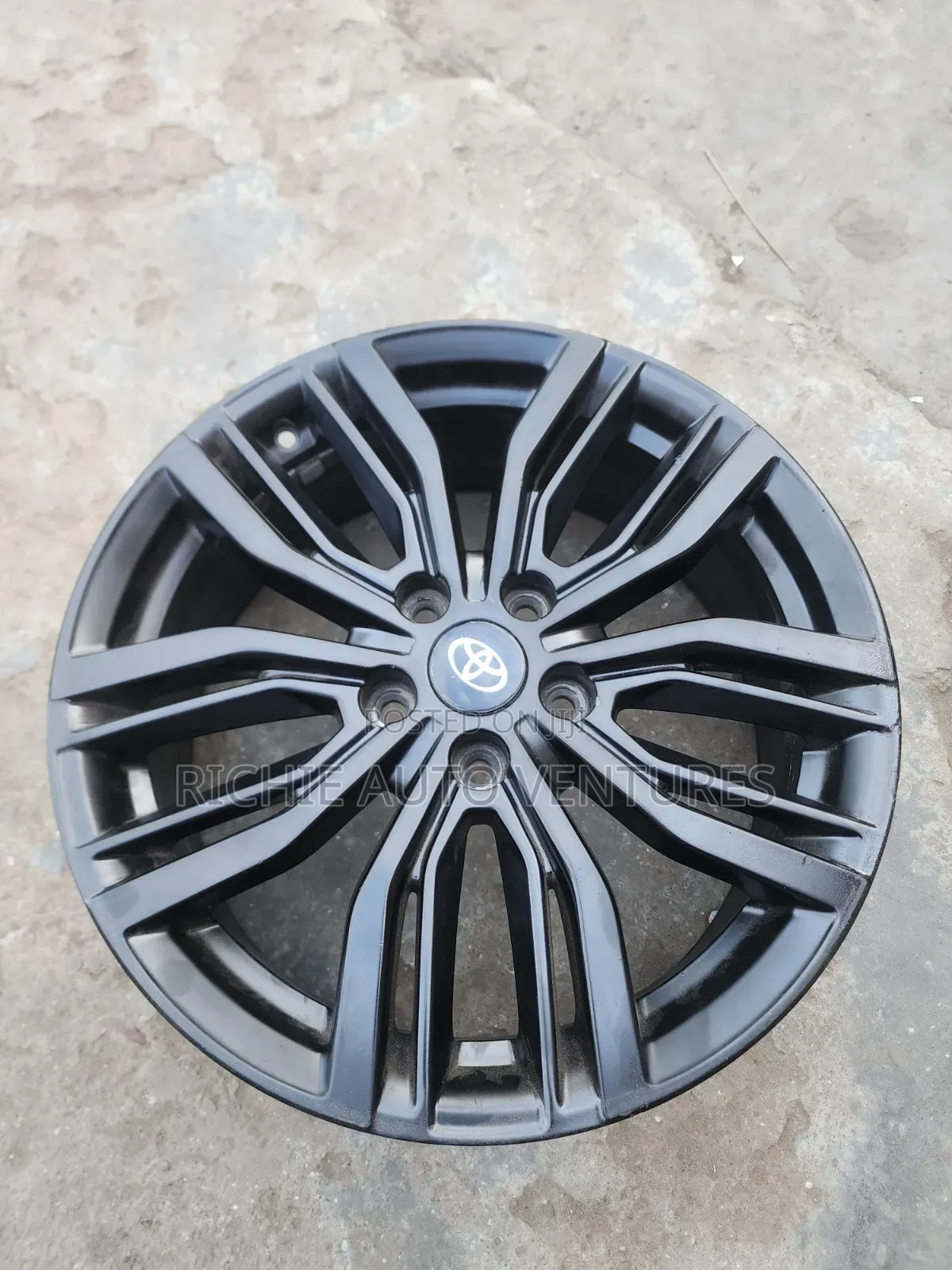 18inch Mattblack Rim Unique Design