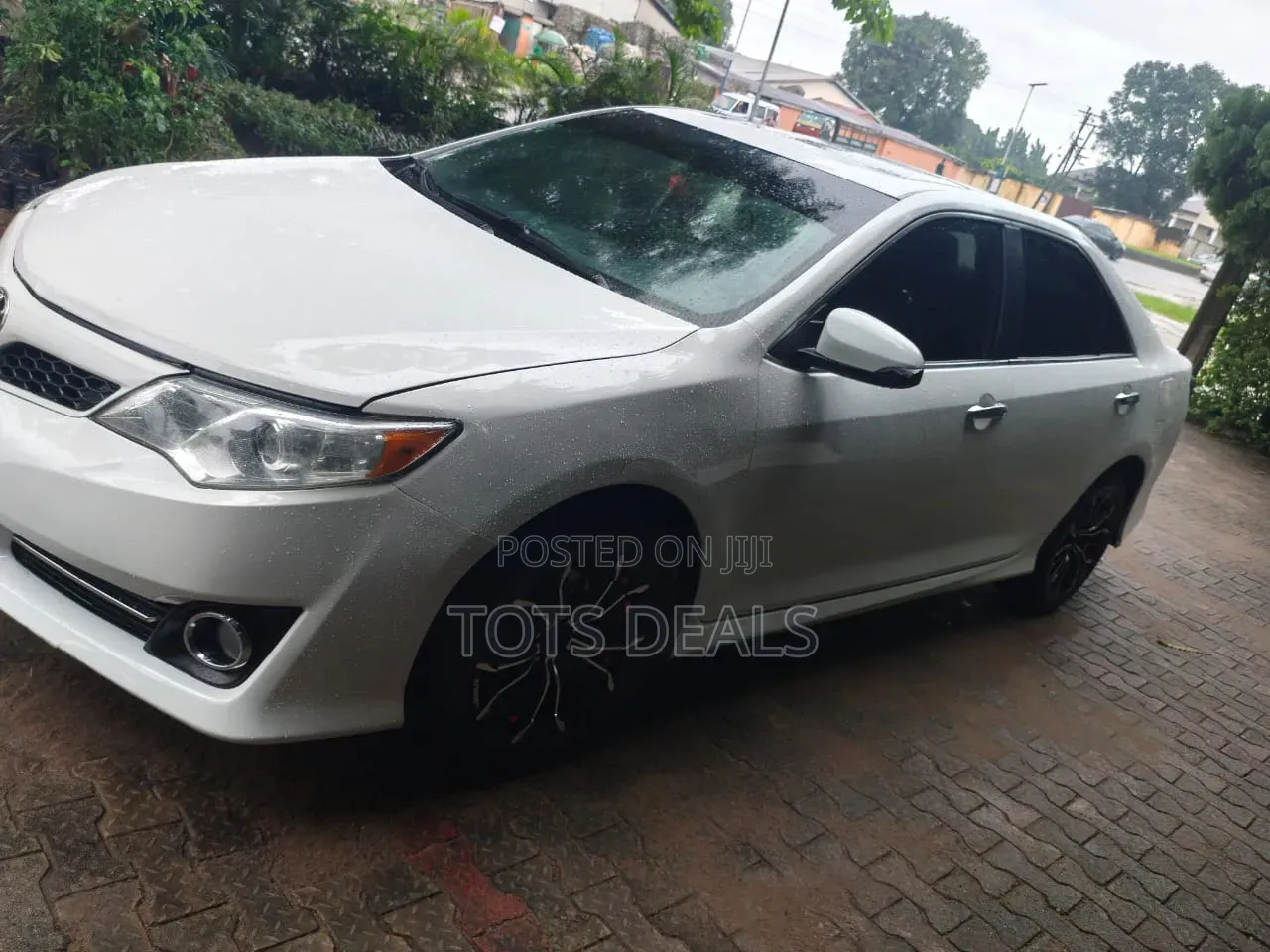 Toyota Camry LE 4dr Sedan (2.5L 4cyl 6A) 2013 White