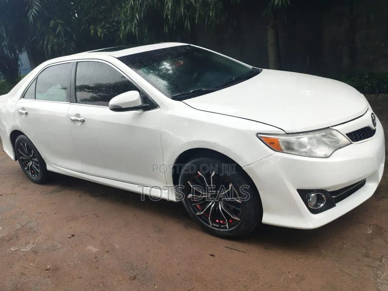 Toyota Camry LE 4dr Sedan (2.5L 4cyl 6A) 2013 White