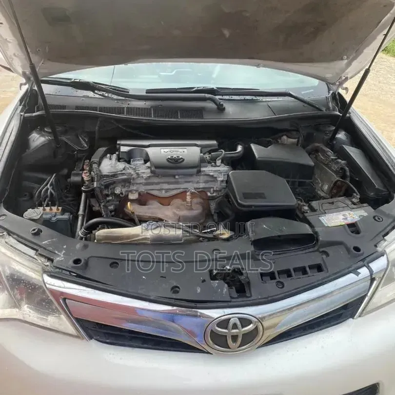 Toyota Camry LE 4dr Sedan (2.5L 4cyl 6A) 2013 White