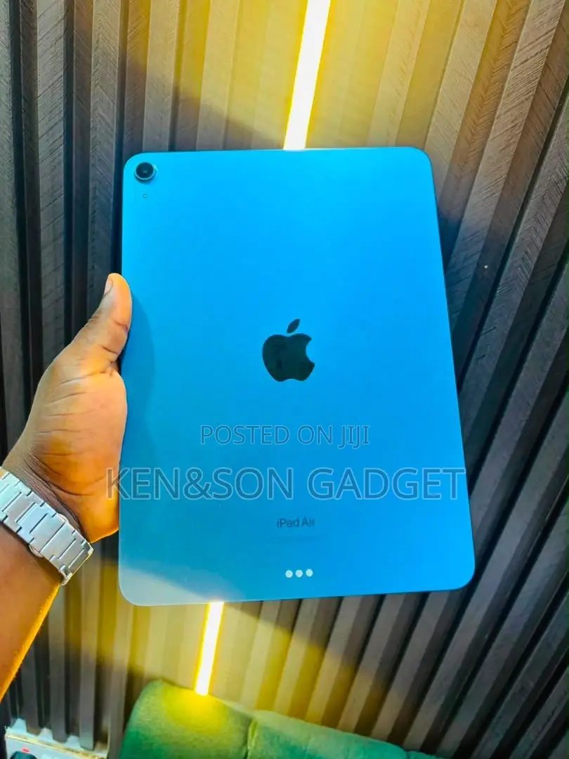 Apple iPad Air (2022) 64 GB Silver
