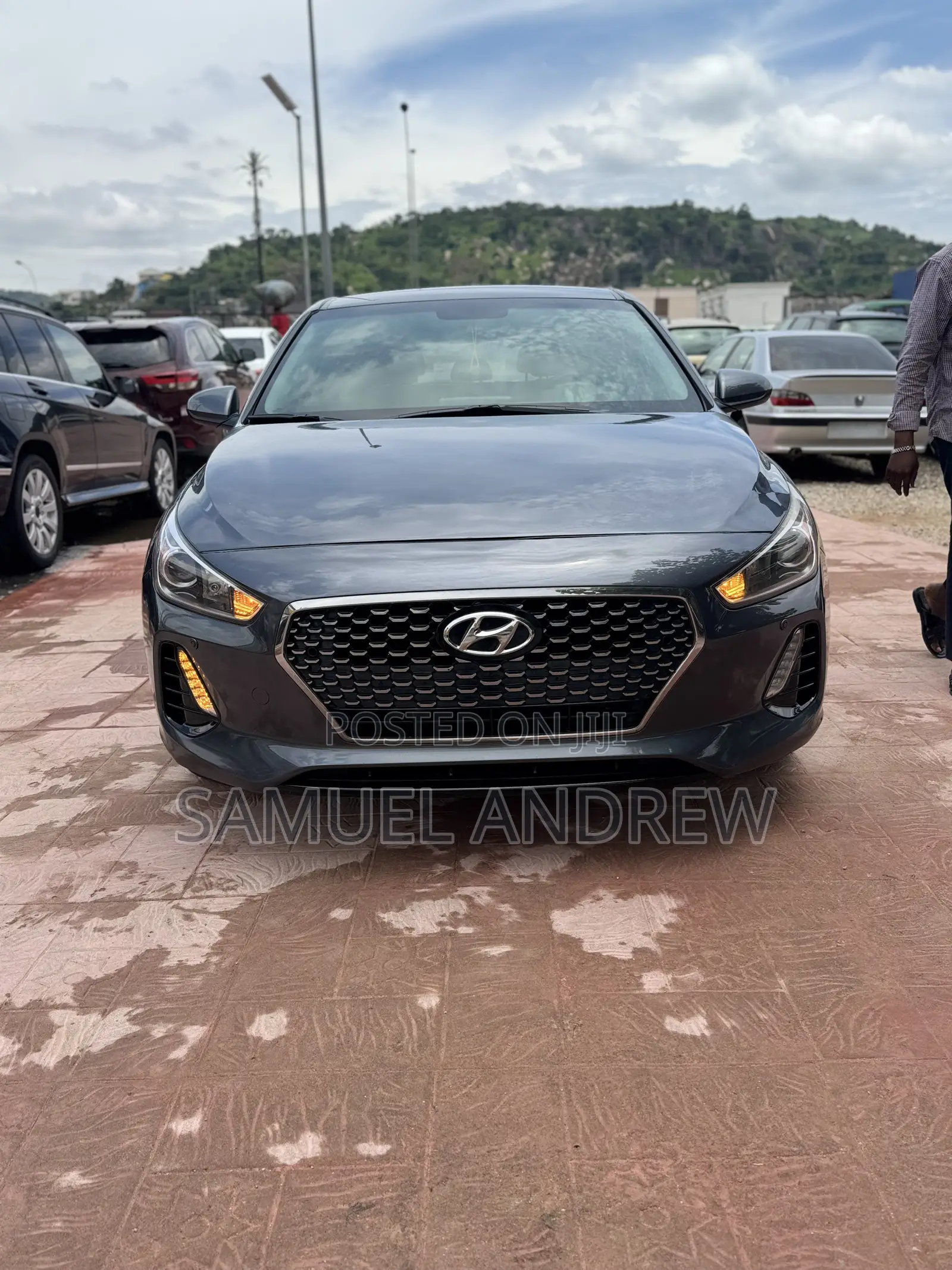 Hyundai Elantra SE Sedan FWD (2.0L 4cyl 6M) 2017 Gray