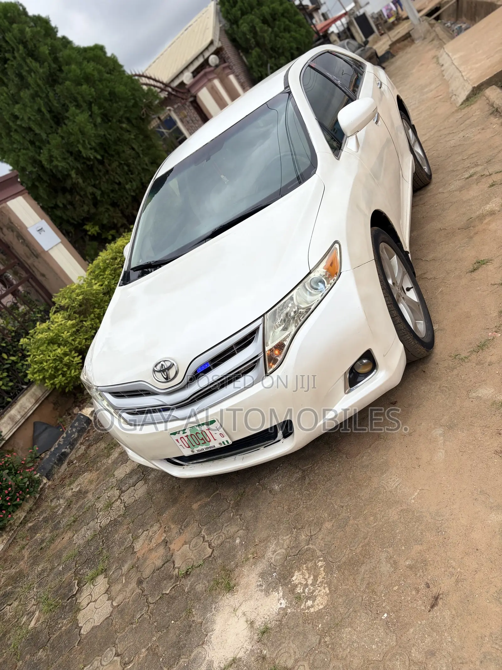 Toyota Venza AWD 2010 White