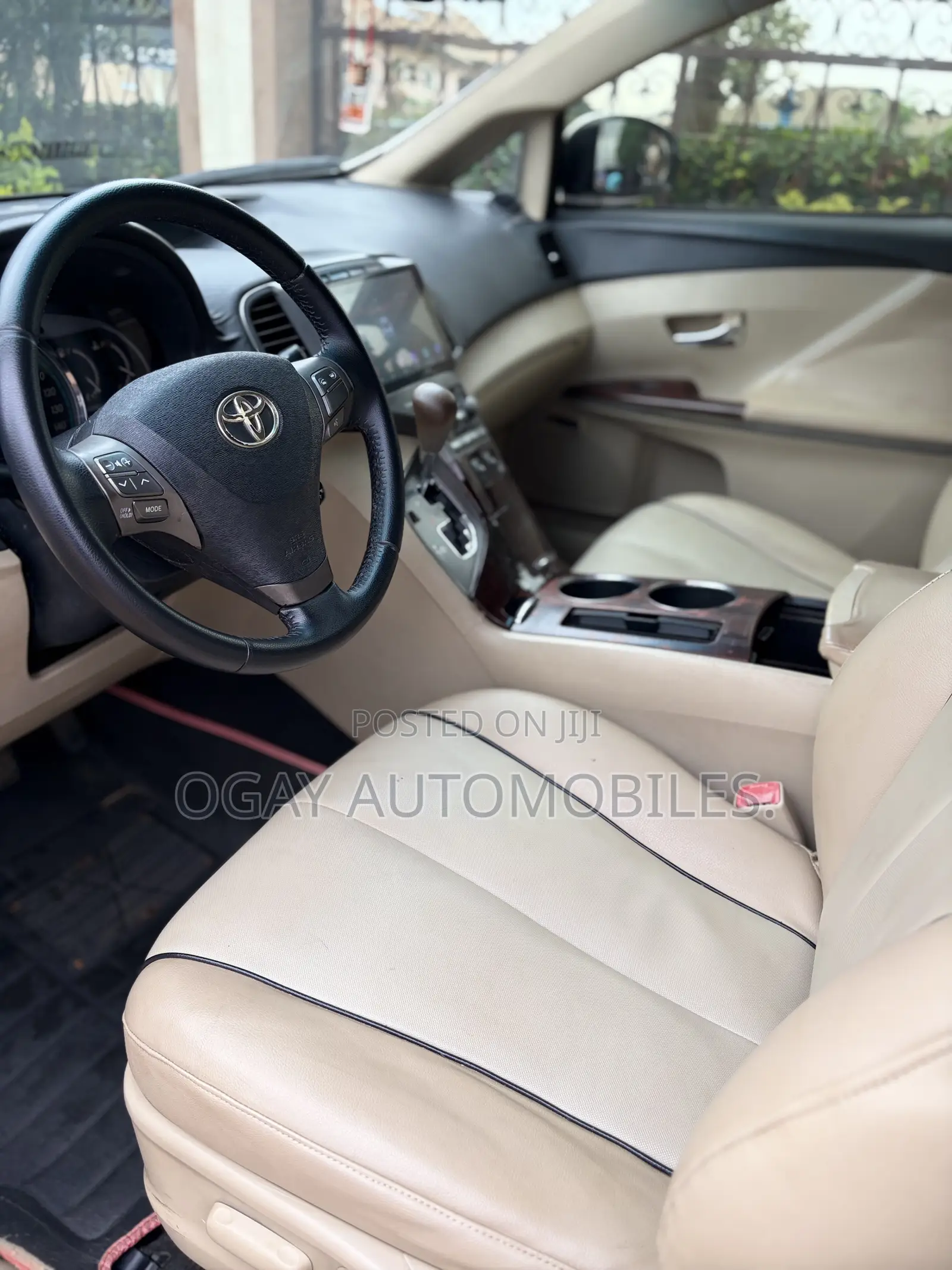 Toyota Venza AWD 2010 White