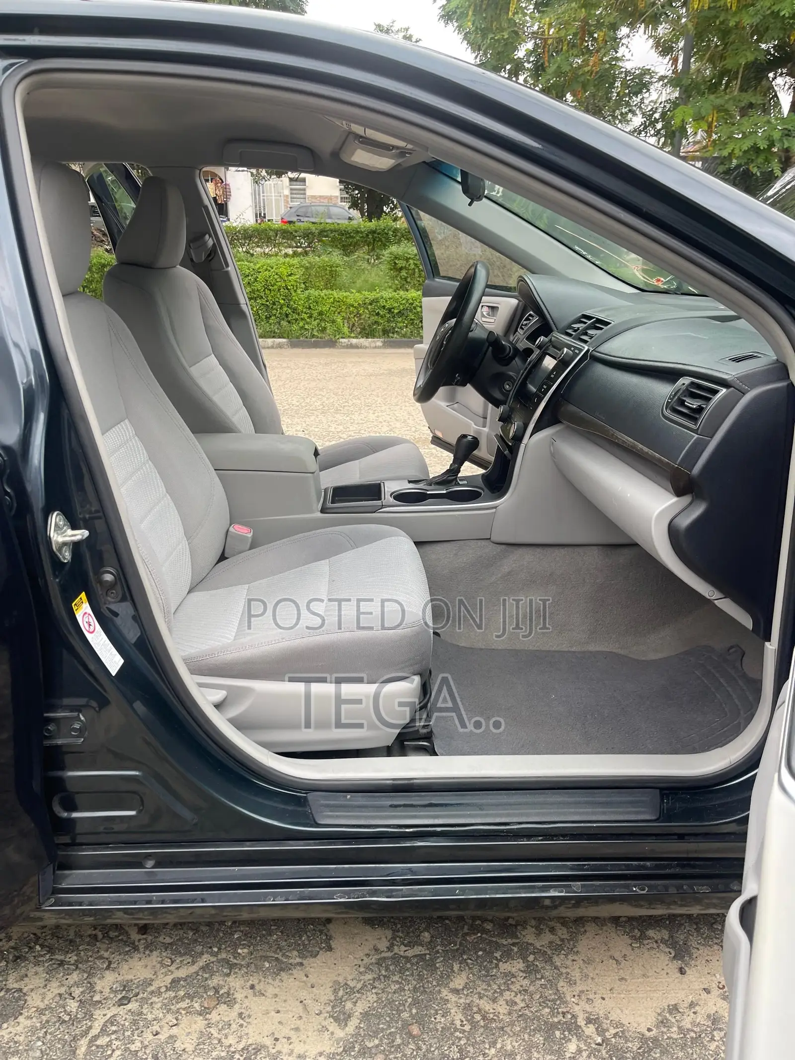 Toyota Camry LE 4dr Sedan (2.5L 4cyl 6A) 2017 Black
