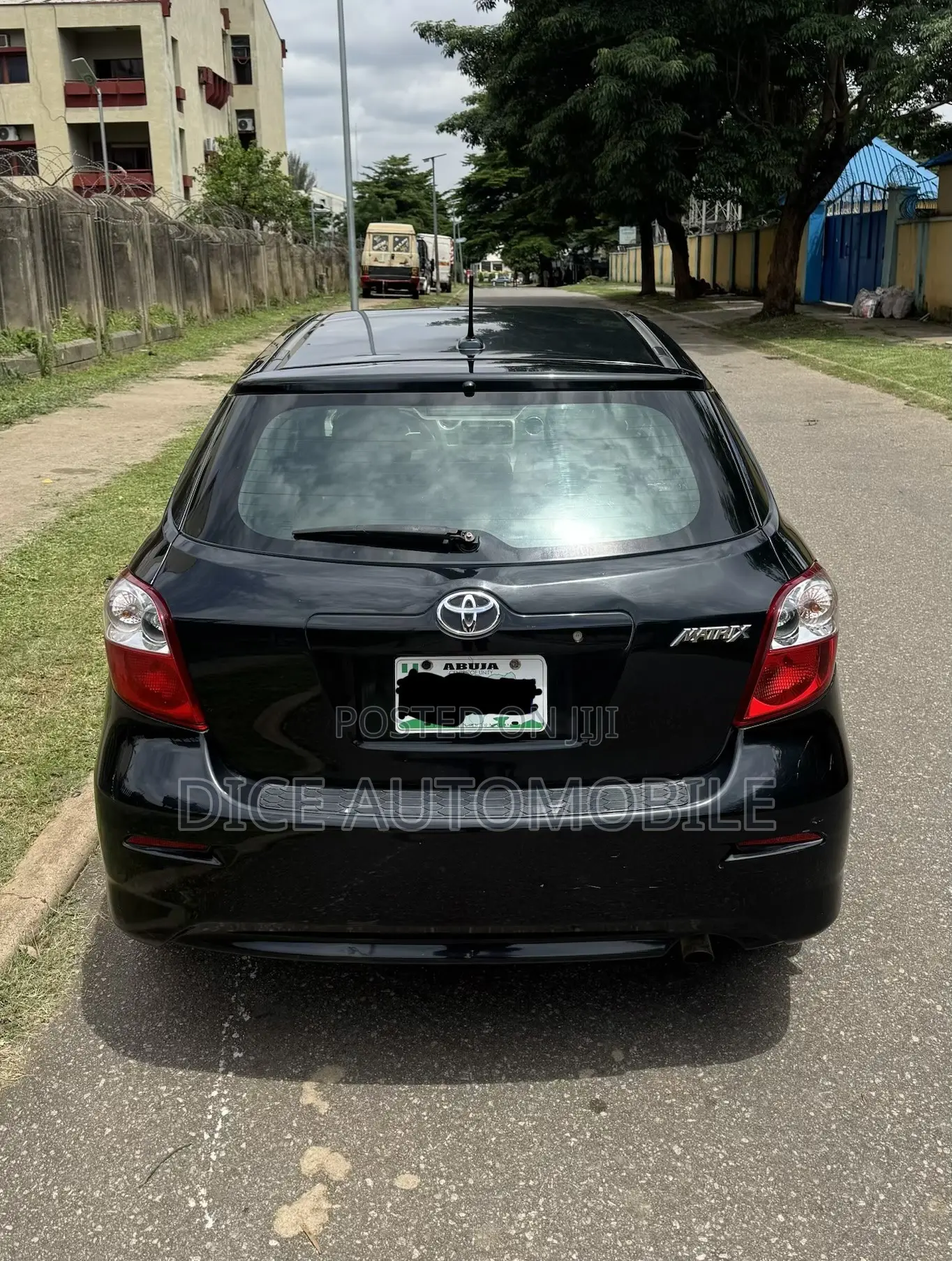 Toyota Matrix L Hatchback FWD (1.8L 4cyl 5A) 2013 Black
