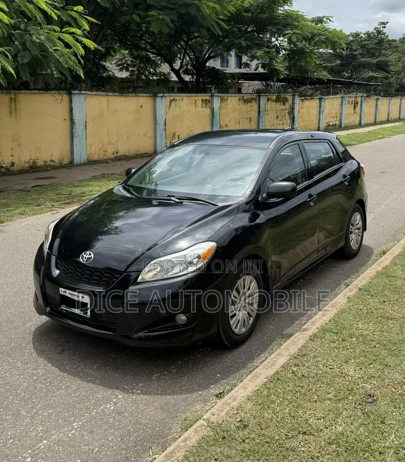 Toyota Matrix L Hatchback FWD (1.8L 4cyl 5A) 2013 Black